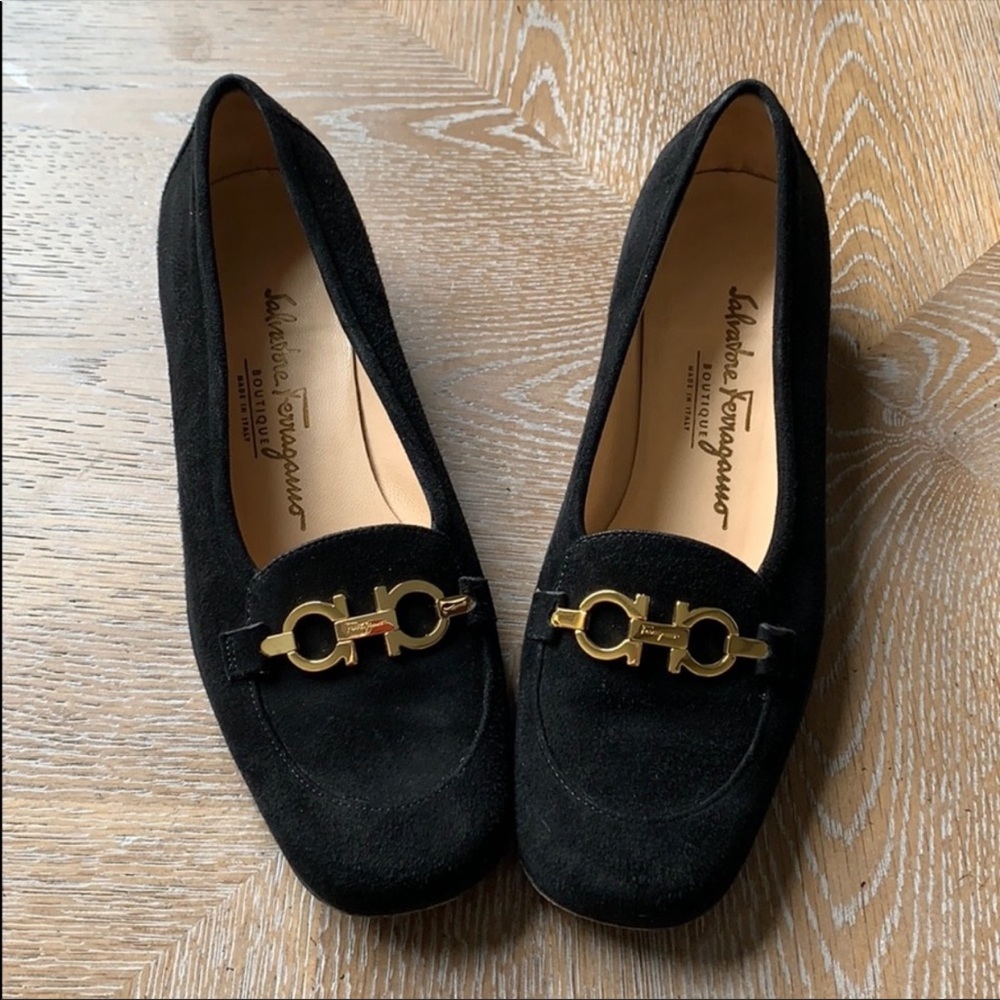 SALVATORE FERRAGAMO Velvet Leather Loafer Gold Log